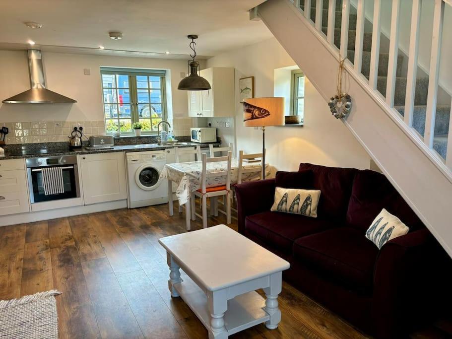 Little Bream - Pretty Cosy Cottage, Sea Views, Walk To The Beach Mawnan Smith Extérieur photo
